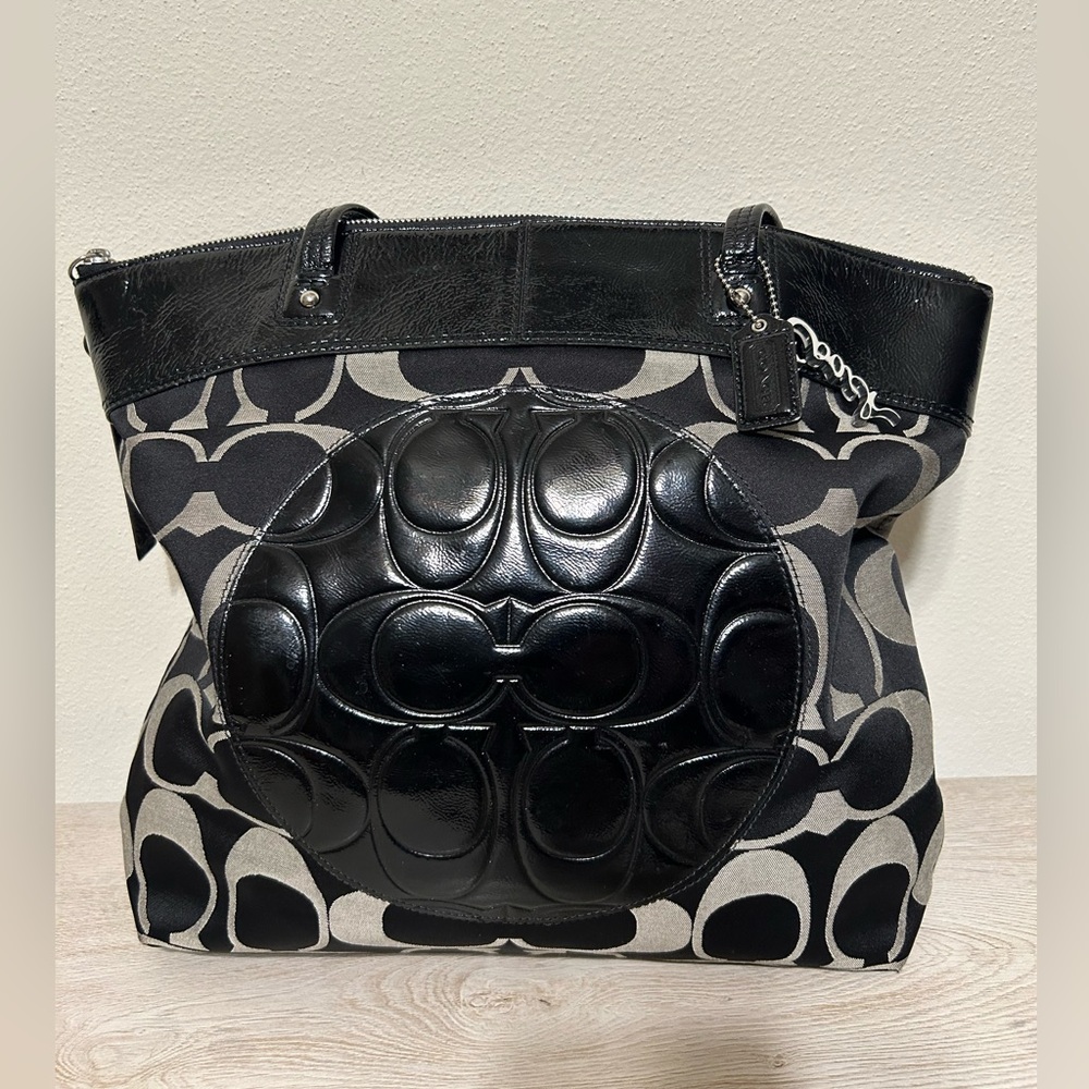 Coach Signature Laura Tote | Coach Bags | Black and White